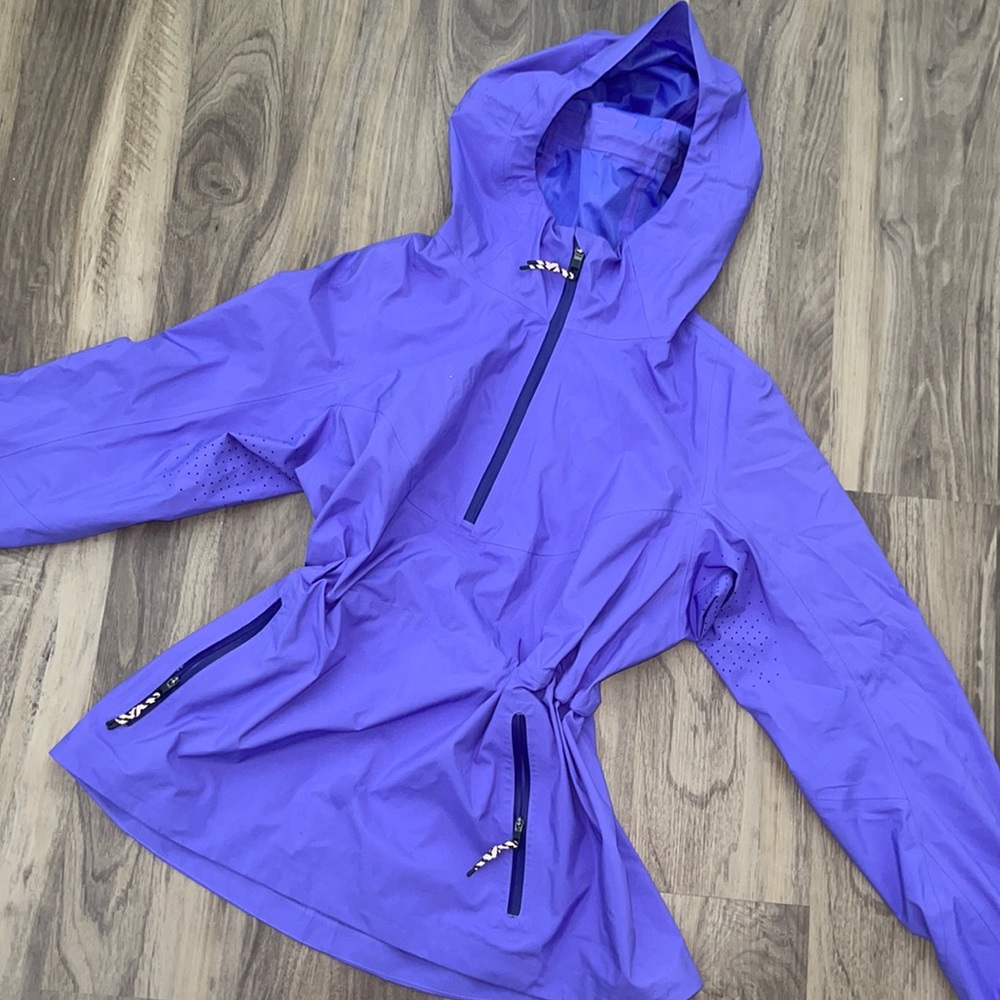 Lululemon athletic size 6